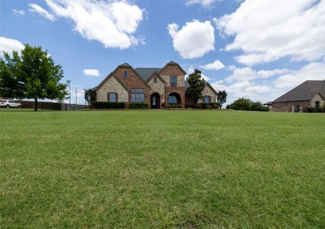 Photo 3 of Single family home for sale at 2722 W Alamosa Dr, Terrell, TX 75160 | MLS# 21336927 | Listing updated on 2026-07-21