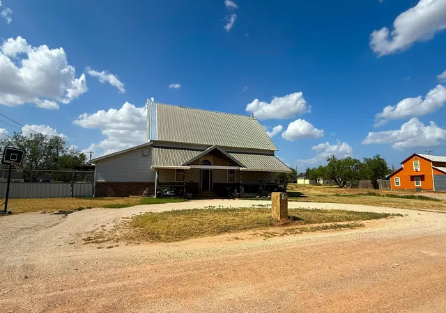 Single family home for sale at 1302 20Th St, Anson, TX 79501 | MLS# 21337252