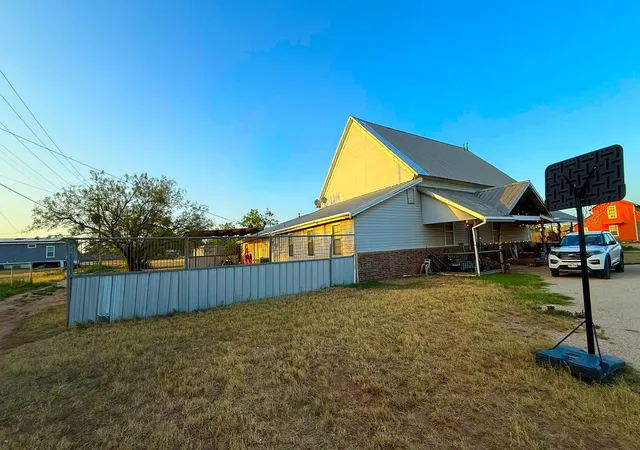 Photo 3 of Single family home for sale at 1302 20th St, Anson, TX 79501 | MLS# 21337252 | Listing updated on 2026-08-21