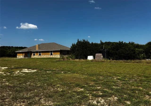 Photo 3 of Single family home for sale at 23748 N Us Hwy 281, Lampasas, TX 76550 | MLS# 21336298 | Listing updated on 2026-07-22