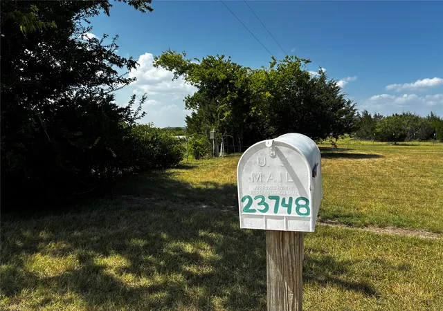 Photo 4 of Single family home for sale at 23748 N Us Hwy 281, Lampasas, TX 76550 | MLS# 21336298 | Listing updated on 2026-07-22