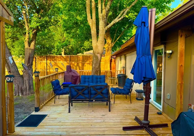 Photo 3 of Single family home for sale at 404 Neathery St, Farmersville, TX 75442 | MLS# 21337184 | Listing updated on 2026-08-17