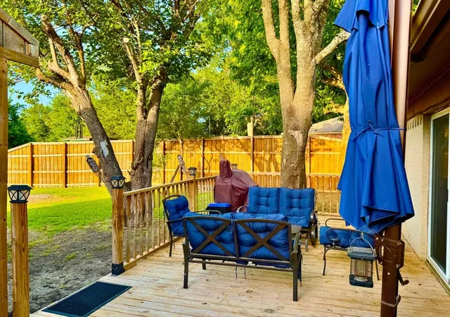 Photo 3 of Single family home for sale at 404 Neathery St, Farmersville, TX 75442 | MLS# 21337184 | Listing updated on 2026-08-17