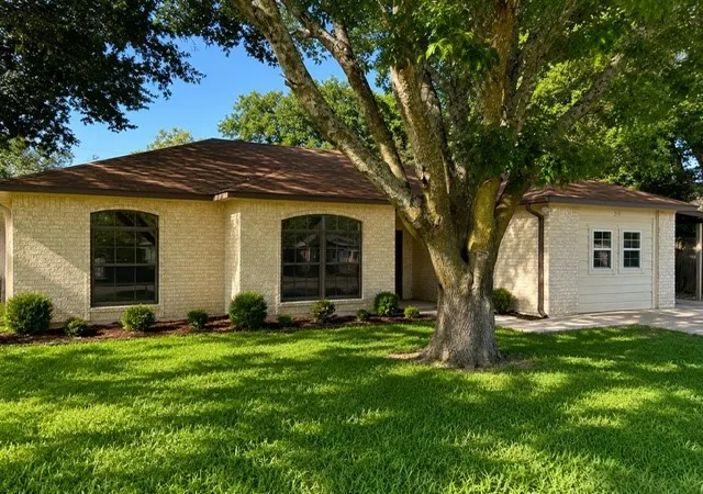Photo 1 of Sale Pending at 216 Monica St, Glenn Heights, TX 75154 | MLS# 21337307 | Listing updated on 2026-09-25