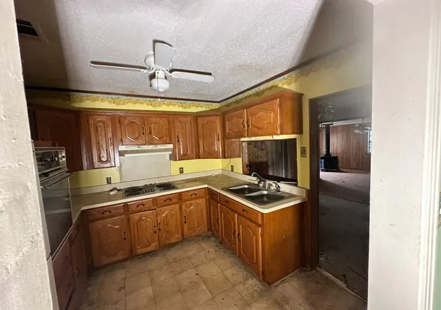 3rd image of 813 Magnolia Dr, Garland, TX 75040 | MLS# 21333466