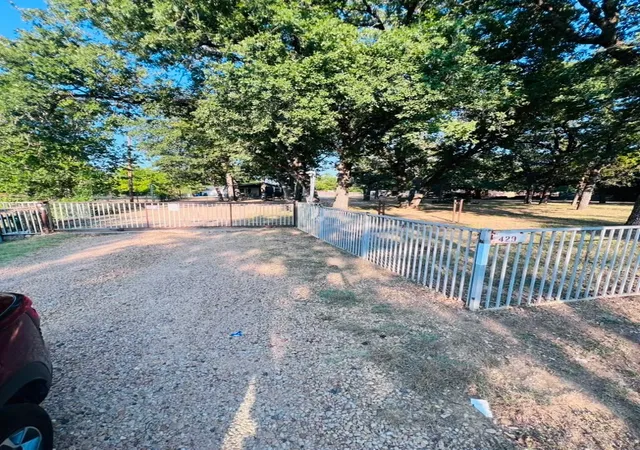 Photo 3 of Single family home for sale at 429 Baker St, Seagoville, TX 75159 | MLS# 21336681 | Listing updated on 2026-08-04