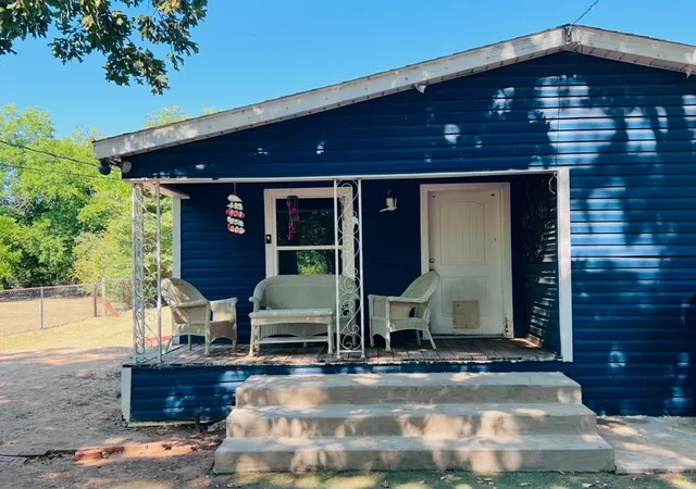 Photo 4 of Single family home for sale at 429 Baker St, Seagoville, TX 75159 | MLS# 21336681 | Listing updated on 2026-08-04