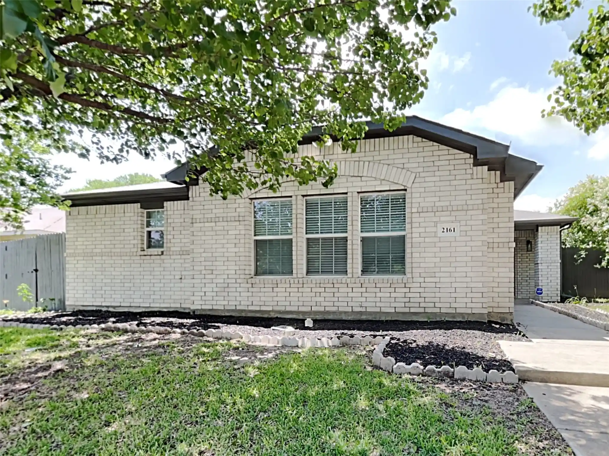 Photo 1 of Single family home for sale at 2161 Lone Pecan Dr, Mesquite, TX 75181 | MLS# 21335118 | Listing updated on 2026-10-23