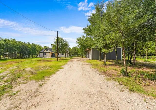 Photo 2 of Sale Pending at 5475 Fogleman Rd, Kemp, TX 75143 | MLS# 21335755 | Listing updated on 2026-08-31