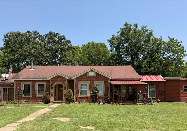 Single family home for sale at 140 S Main St, Avinger, TX 75630 | MLS# 21337470