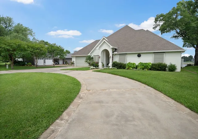 Photo 2 of Single family home for sale at 120 Marina Dr, Bullard, TX 75757 | MLS# 21335478 | Listing updated on 2026-07-22