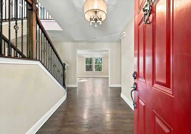 Photo 3 of Single family home for sale at 2930 Peninsula Dr, Grapevine, TX 76051 | MLS# 21335081 | Listing updated on 2026-10-06