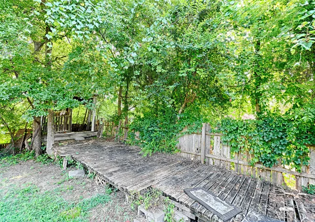22nd image of 1901 Angelina Dr, Garland, TX 75040 | MLS# 21274243