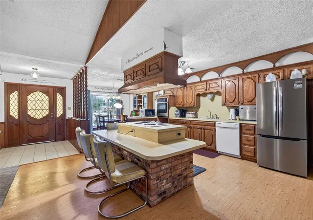 Photo 3 of Single family home for sale at 19399 State Hwy 274, Kemp, TX 75143 | MLS# 21336083 | Listing updated on 2026-08-20