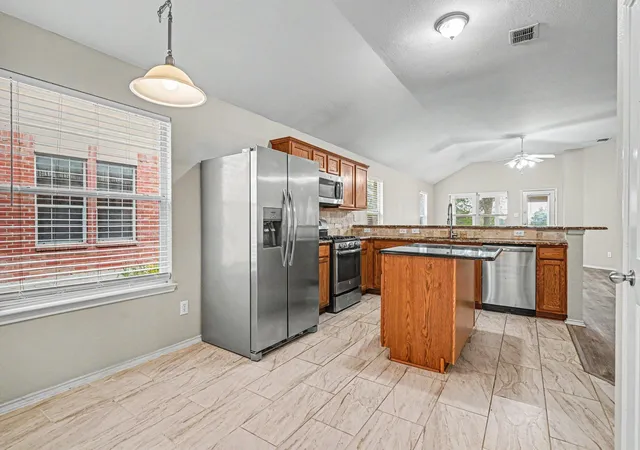 Photo 4 of Single family home for sale at 10728 Lipan Trl, Fort Worth, TX 76108 | MLS# 21336880 | Listing updated on 2026-08-20