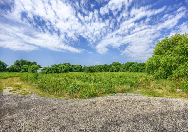 Photo 2 of Land for sale at 800 Twin Oaks Dr, Wylie, TX 75098 | MLS# 21337636 | Listing updated on 2026-07-22