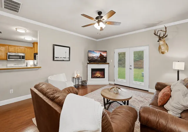 1st image of 807 Lee St, Tioga, TX 76271 | MLS# 21337662