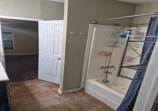 Photo 4 of Manufactured home for sale at 686 Paradise Cove Rd, Pottsboro, TX 75076 | MLS# 21336688 | Listing updated on 2026-09-22
