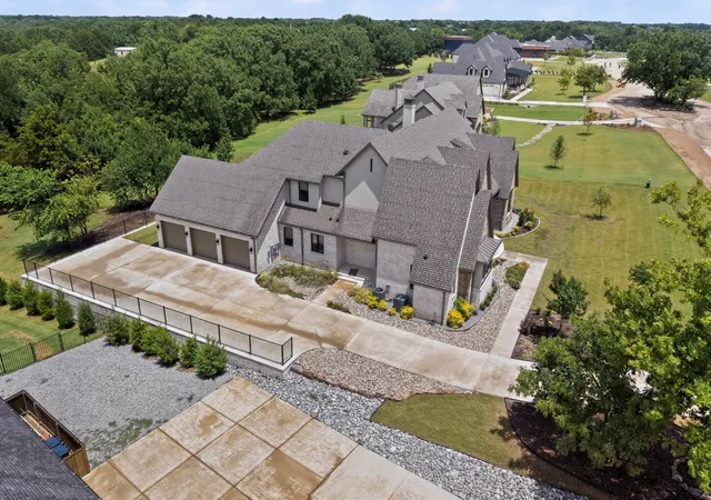Photo 4 of Single family home for sale at 413 Charlie Joseph Dr, Van Alstyne, TX 75495 | MLS# 21335140 | Listing updated on 2026-07-22