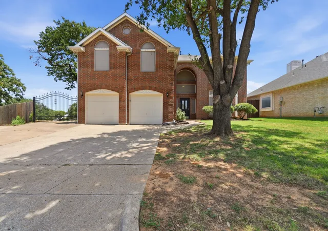 Photo 1 of Sale Pending at 7840 Clover Leaf Dr, North Richland Hills, TX 76182 | MLS# 21318346 | Listing updated on 2026-08-27