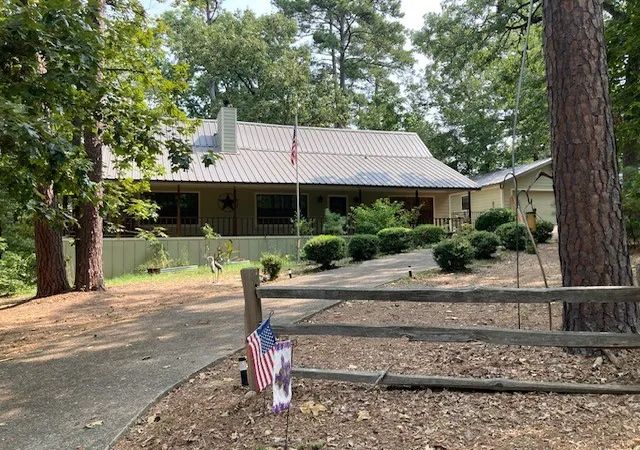 Photo 1 of Single family home for sale at 860 Wildwood Trail, Holly Lake Ranch, TX 75765 | MLS# 21336411 | Listing updated on 2026-09-05