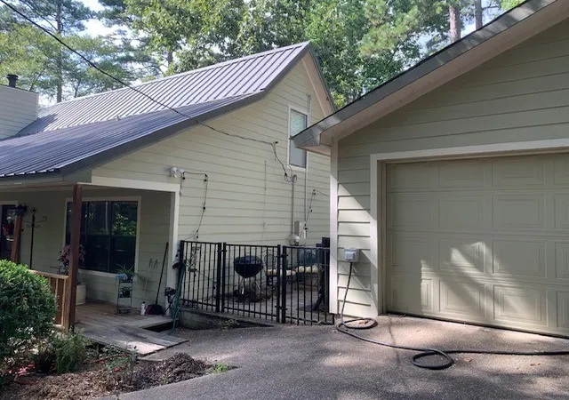 Photo 3 of Single family home for sale at 860 Wildwood Trail, Holly Lake Ranch, TX 75765 | MLS# 21336411 | Listing updated on 2026-09-05
