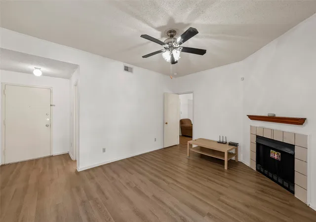 Photo 3 of Condo for sale at 600 Bagby Ave #7A, Waco, TX 76706 | MLS# 21335729 | Listing updated on 2026-09-23