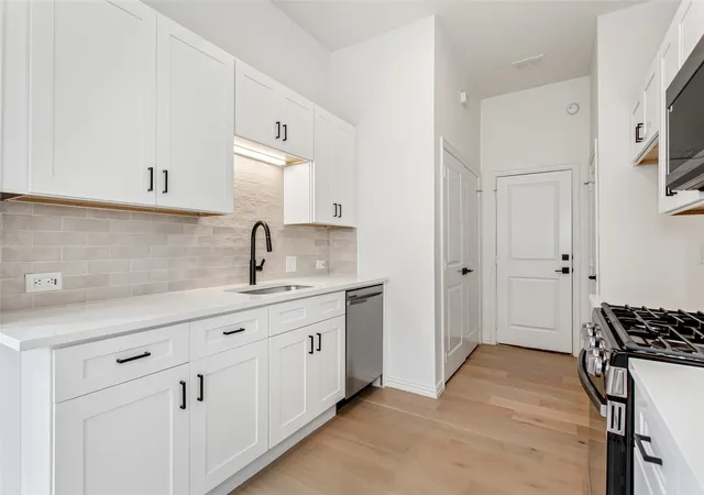 4th image of 2404 Acorn Ct, Sachse, TX 75048 | MLS# 21337706