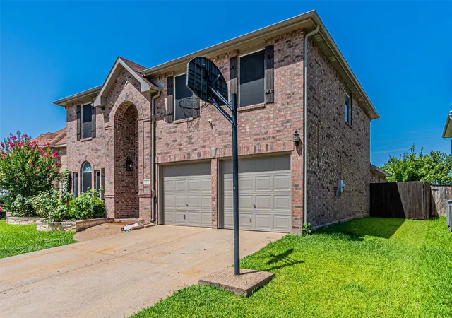 Photo 2 of Single family home for sale at 5001 Worthing Dr, Garland, TX 75043 | MLS# 21337860 | Listing updated on 2026-07-22