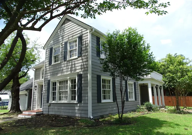 Photo 2 of Single family home for sale at 408 W Tyler St, Ennis, TX 75119 | MLS# 21336830 | Listing updated on 2026-09-23