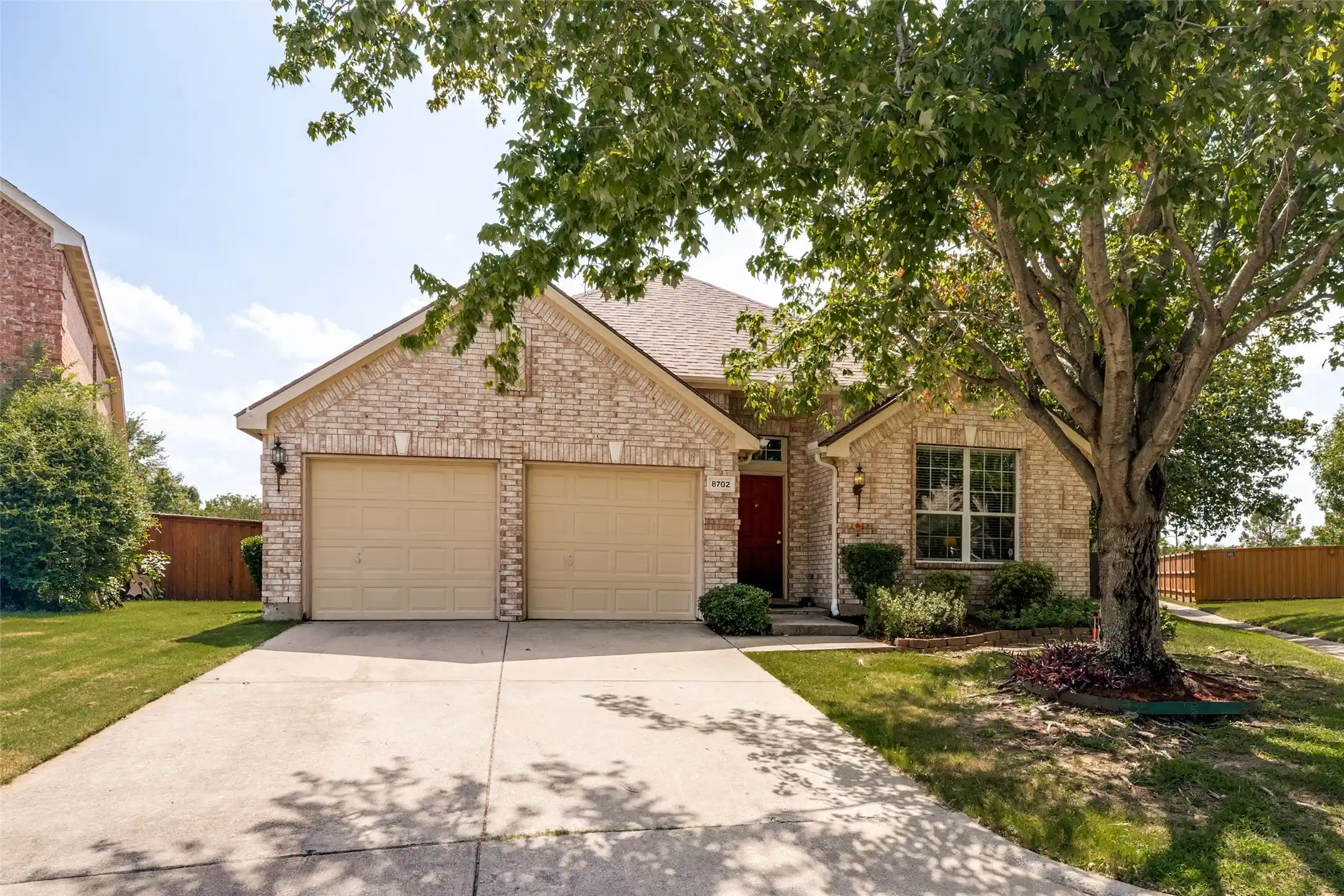 Photo 1 of Single family home for sale at 8702 Nairn St, Rowlett, TX 75089 | MLS# 21336804 | Listing updated on 2026-10-24