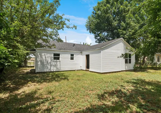 Photo 15 of Single family home for sale at 102 N 3rd St, Sanger, TX 76266 | MLS# 21337901 | Listing updated on 2026-07-23