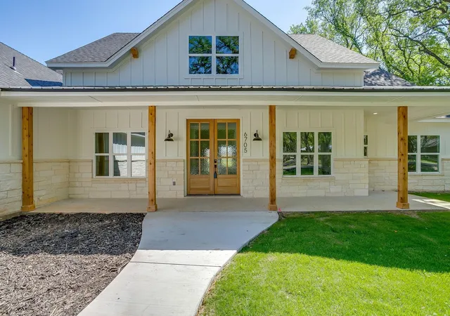 Photo 3 of Single family home for sale at 6705 Westover Dr, Granbury, TX 76049 | MLS# 21337933 | Listing updated on 2026-10-05