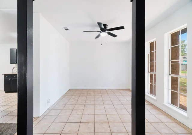 Homes for sale in Paris, TX | 3545 W Houston St, Paris, TX 75460 | MLS# 21333379