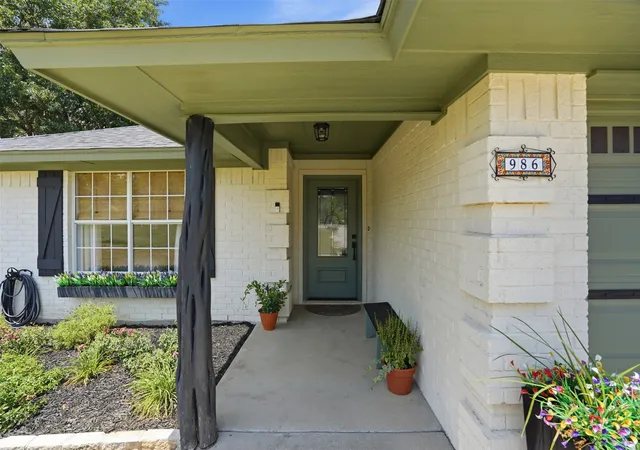 Photo 3 of Single family home for sale at 986 Eagles Wy, Springtown, TX 76082 | MLS# 21338001 | Listing updated on 2026-08-24