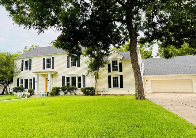 Photo 1 of Single family home for sale at 2025 Walworth St, Greenville, TX 75401 | MLS# 21332602 | Listing updated on 2026-10-07