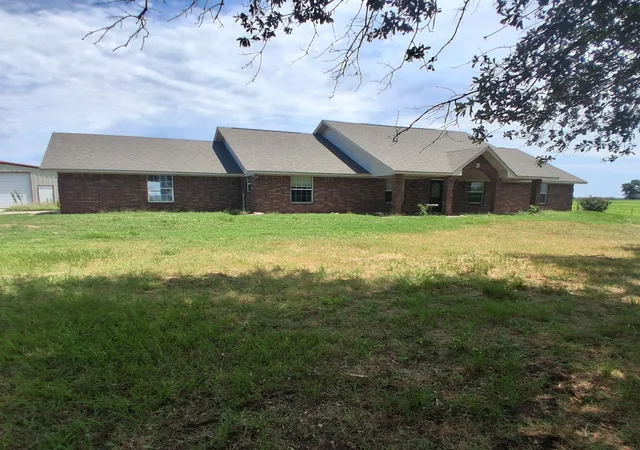 Photo 1 of Single family home for sale at 511 County Road Sw 3010, Mount Vernon, TX 75457 | MLS# 21336424 | Listing updated on 2026-09-23