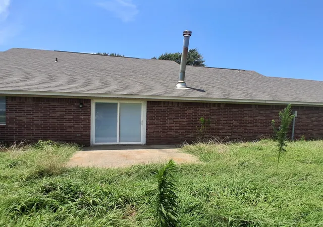 Photo 3 of Single family home for sale at 511 County Road Sw 3010, Mount Vernon, TX 75457 | MLS# 21336424 | Listing updated on 2026-09-23