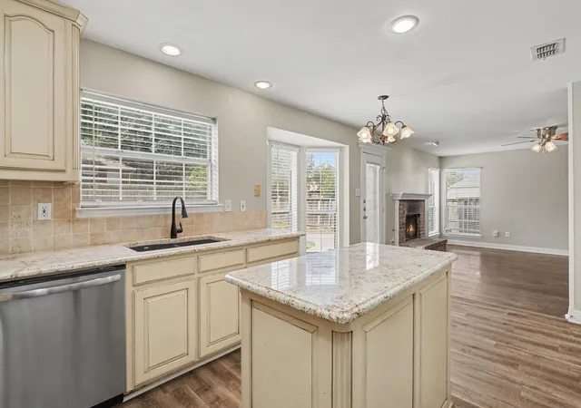 Photo 4 of Single family home for sale at 5400 Crater Lake Dr, Fort Worth, TX 76137 | MLS# 21336892 | Listing updated on 2026-08-20