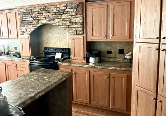 Photo 3 of Manufactured home for sale at 214 N Goddard St, Mart, TX 76664 | MLS# 21338025 | Listing updated on 2026-07-22