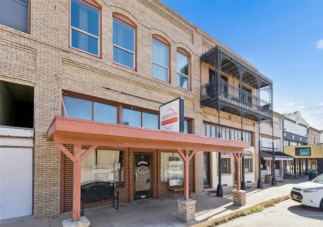 Photo 4 of Single family home for sale at 118 W Grand St #0, Whitewright, TX 75491 | MLS# 21338070 | Listing updated on 2026-07-22