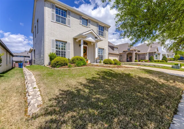 Photo 2 of Single family home for sale at 119 Blue Stem Ln, Aledo, TX 76008 | MLS# 21338071 | Listing updated on 2026-08-16
