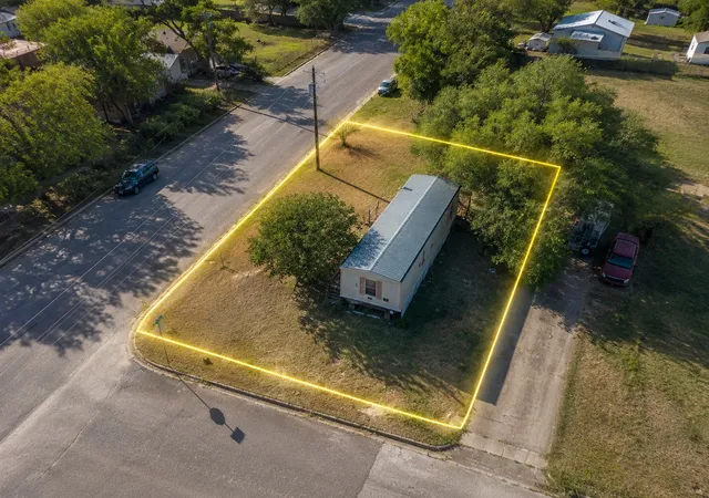 Photo 4 of Manufactured home for sale at 814 Hill St, Sweetwater, TX 79556 | MLS# 21337390 | Listing updated on 2026-07-22
