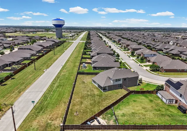 Photo 3 of Single family home for sale at 1640 Millican Ln, Aubrey, TX 76227 | MLS# 21336690 | Listing updated on 2026-09-30