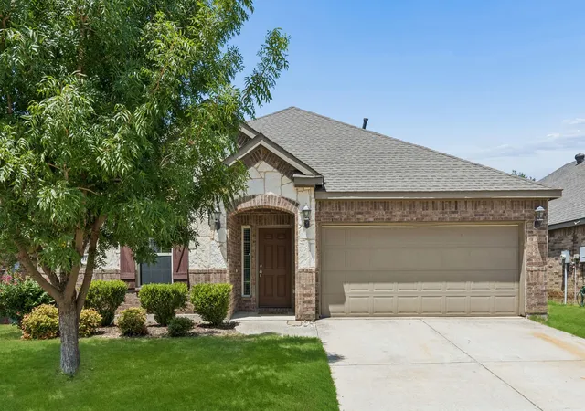 Photo 1 of Sale Pending at 1916 Megan Creek Dr, Little Elm, TX 75068 | MLS# 21335863 | Listing updated on 2026-09-23