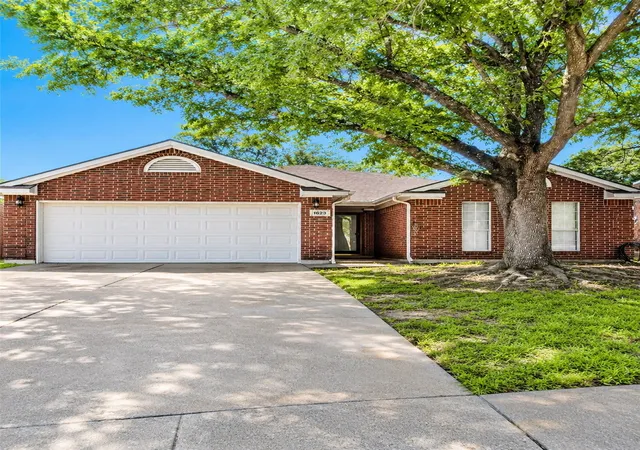 Photo 1 of Single family home for sale at 1623 Allen Dr, Cedar Hill, TX 75104 | MLS# 21337967 | Listing updated on 2026-09-29