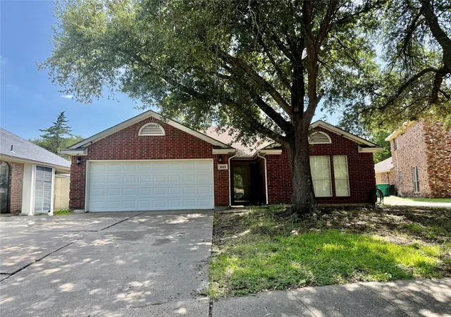 Photo 2 of Single family home for sale at 1623 Allen Dr, Cedar Hill, TX 75104 | MLS# 21337967 | Listing updated on 2026-09-29