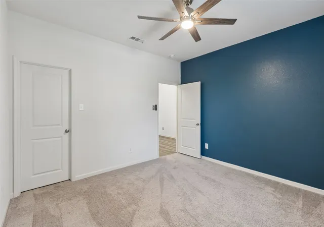 Photo 3 of Single family home for sale at 409 Stone Creek Blvd, Glenn Heights, TX 75154 | MLS# 21328971 | Listing updated on 2026-08-22