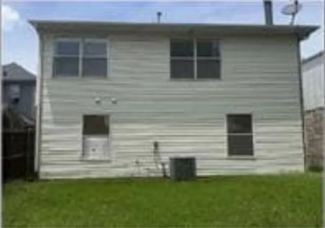Photo 2 of Single family home for sale at 1416 Drake Ln, Lewisville, TX 75077 | MLS# 21338141 | Listing updated on 2026-09-28