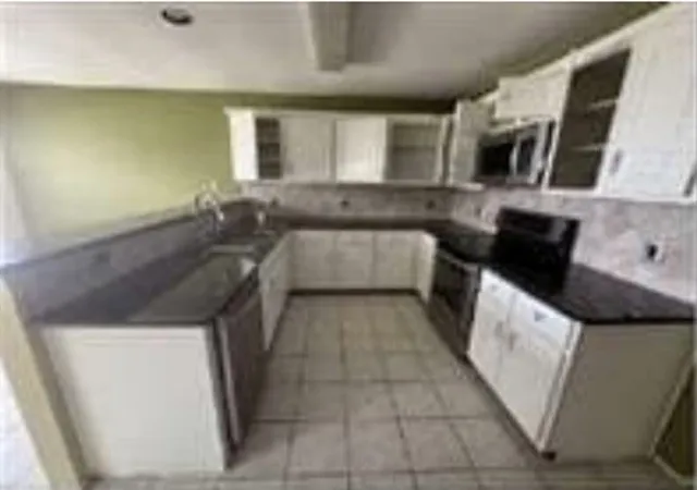 Photo 4 of Single family home for sale at 1416 Drake Ln, Lewisville, TX 75077 | MLS# 21338141 | Listing updated on 2026-09-28